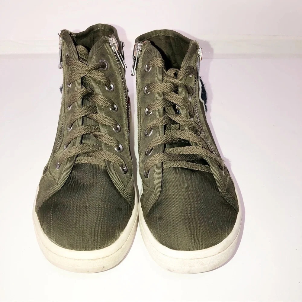 Steve Madden olive emoji hitop